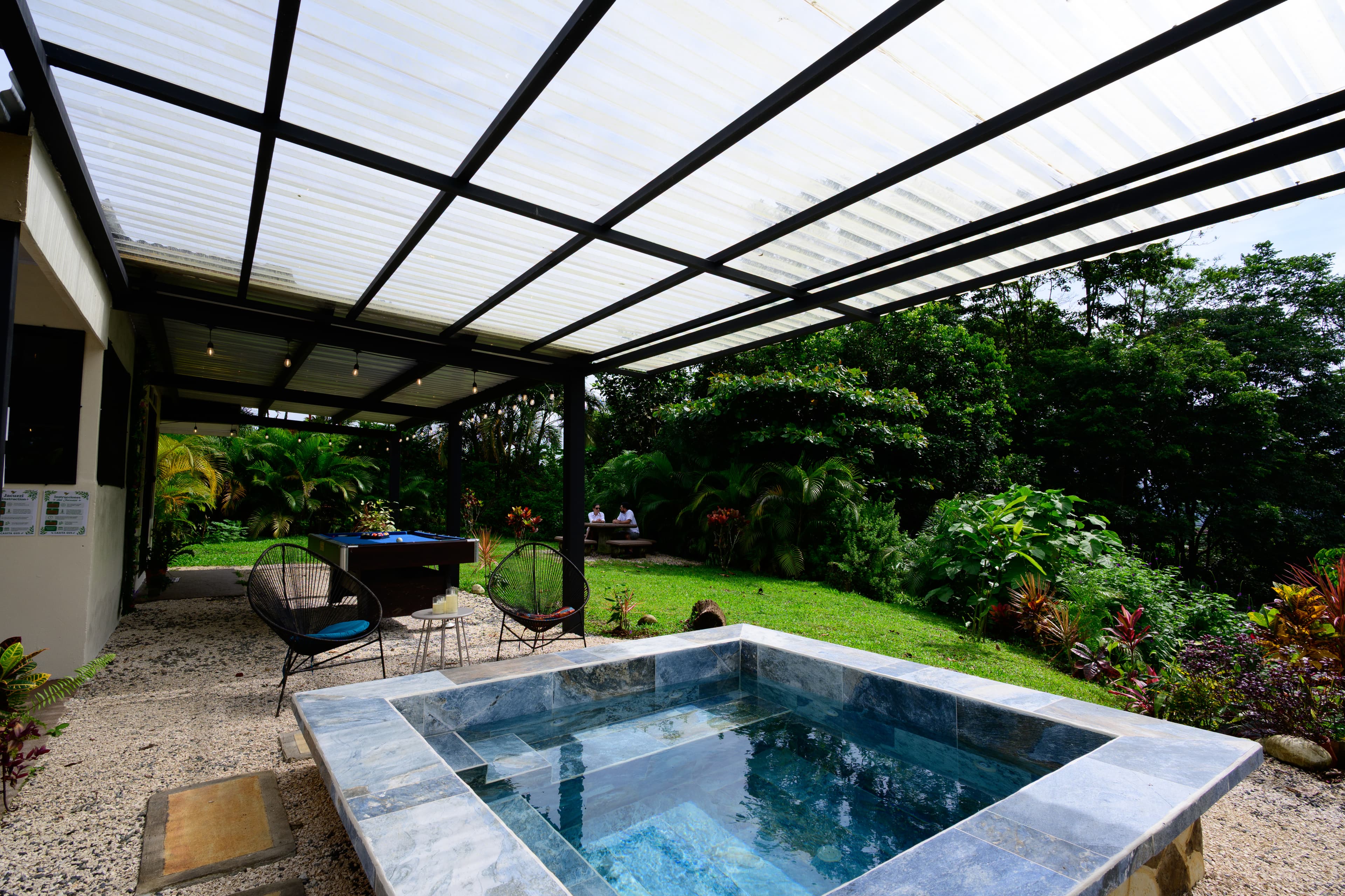 Jacuzzi privado y terraza de Casita Gus